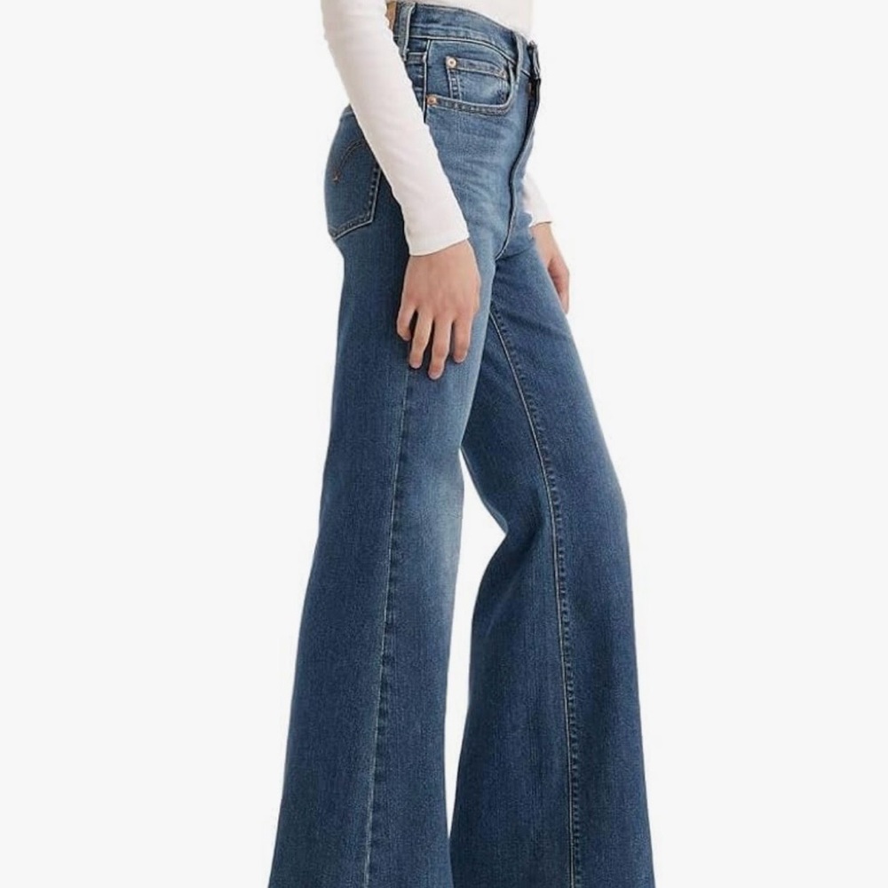 Levi's Womens Ribcage Bell Bottom Jeans size 30